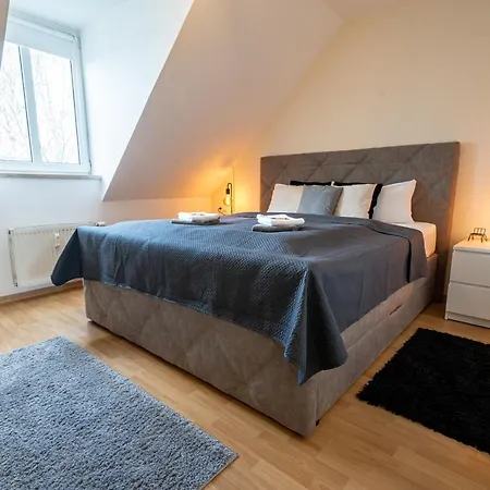 Apartment !!neu!! Deluxe I Balkon I Küche I Parken I Wlan I Netflix