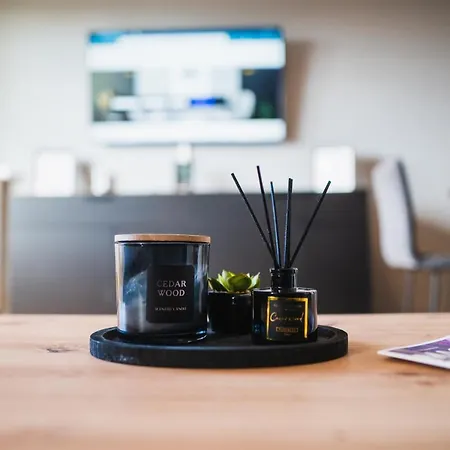 Deluxe I Klimaanlage I Tiefgarage I Balkon I Wlan Apartment *