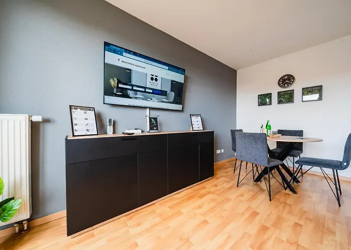 Deluxe I Klimaanlage I Tiefgarage I Balkon I Wlan شقة ماغديبورغ