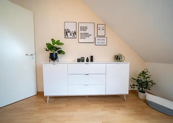 Deluxe I Klimaanlage I Tiefgarage I Balkon I Wlan شقة ماغديبورغ