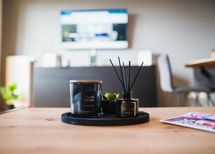 Deluxe I Klimaanlage I Tiefgarage I Balkon I Wlan شقة *