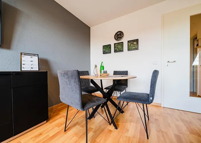 Deluxe I Klimaanlage I Tiefgarage I Balkon I Wlan *